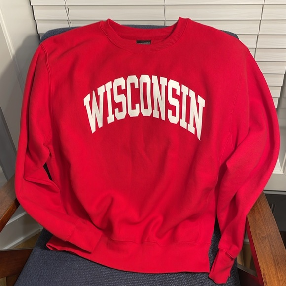Men’s Wisconsin sweatshirt size M never worn great condition - Picture 2 of 5